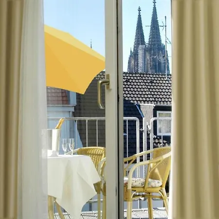 Cityperle - Summertime Im Herzen Der Stadt - Cologne